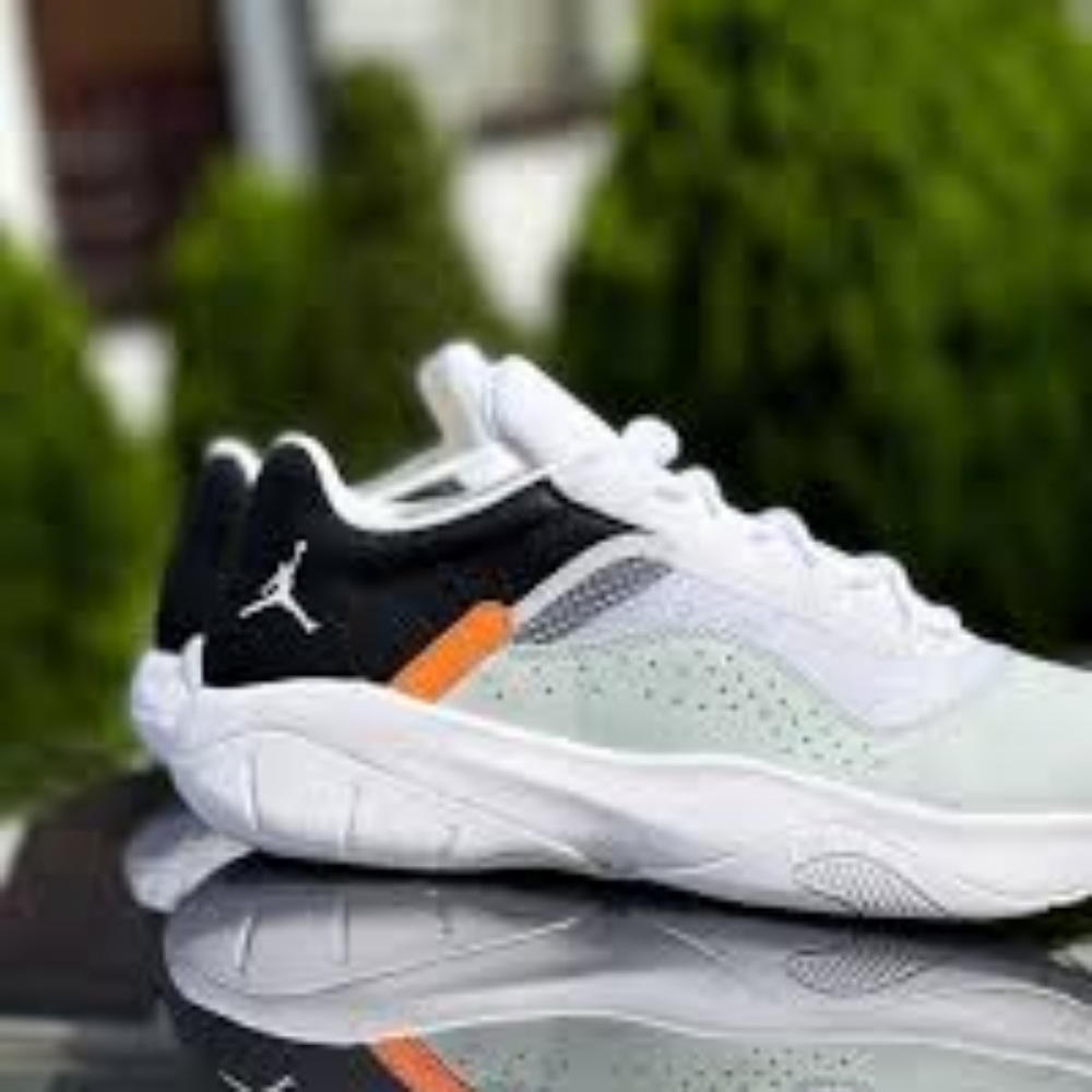 Jordan Comfort Barely Green > Size 10